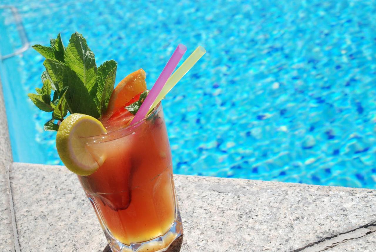 Hotel Stefania Boutique Hotel By The Beach Olbia Ngoại thất bức ảnh