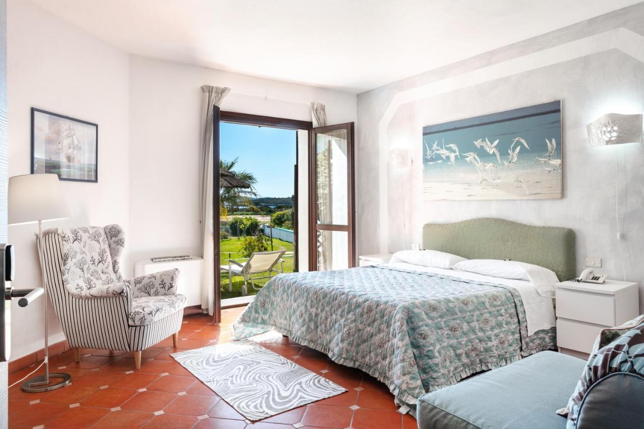 Hotel Stefania Boutique Hotel By The Beach Olbia Ngoại thất bức ảnh