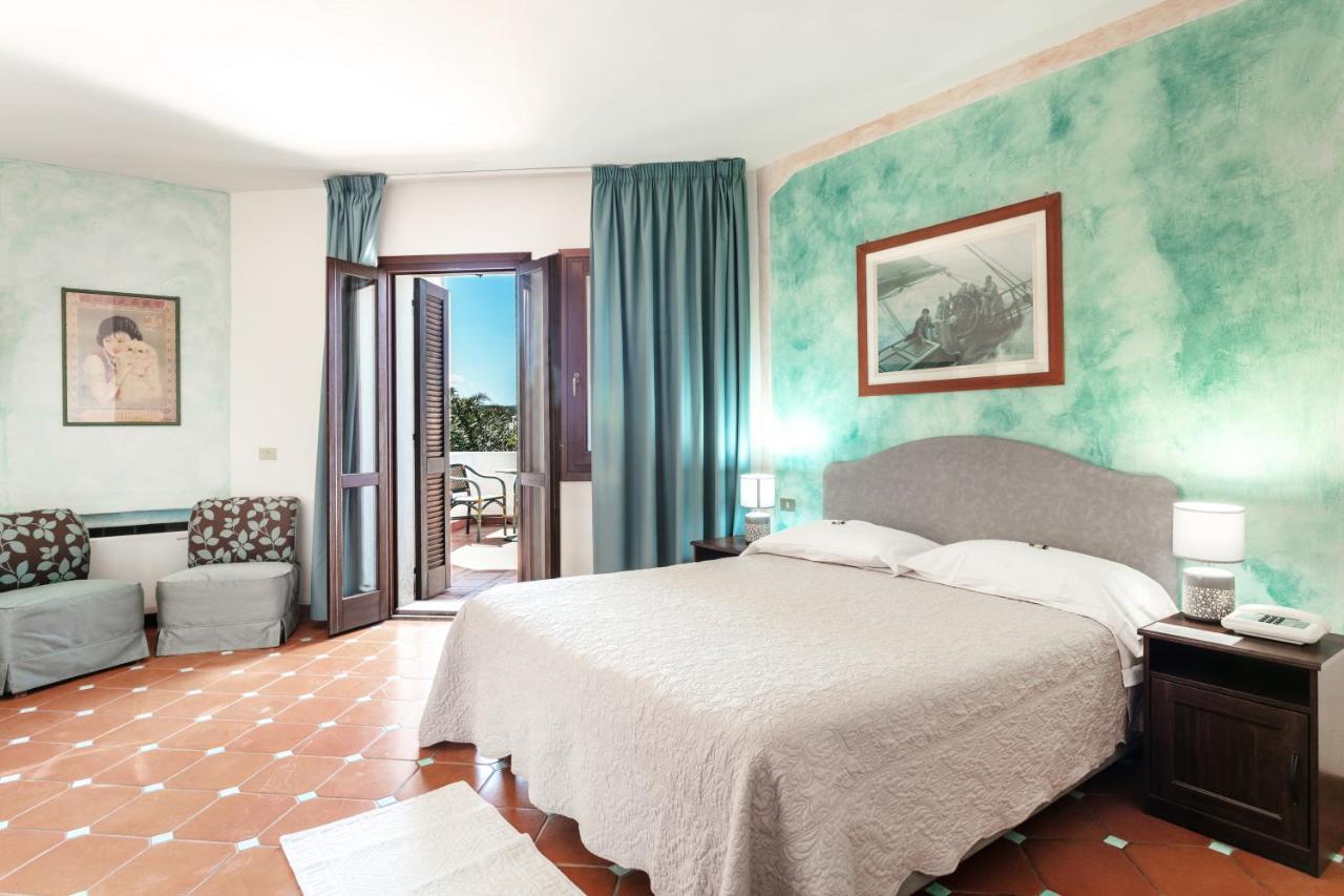 Hotel Stefania Boutique Hotel By The Beach Olbia Ngoại thất bức ảnh
