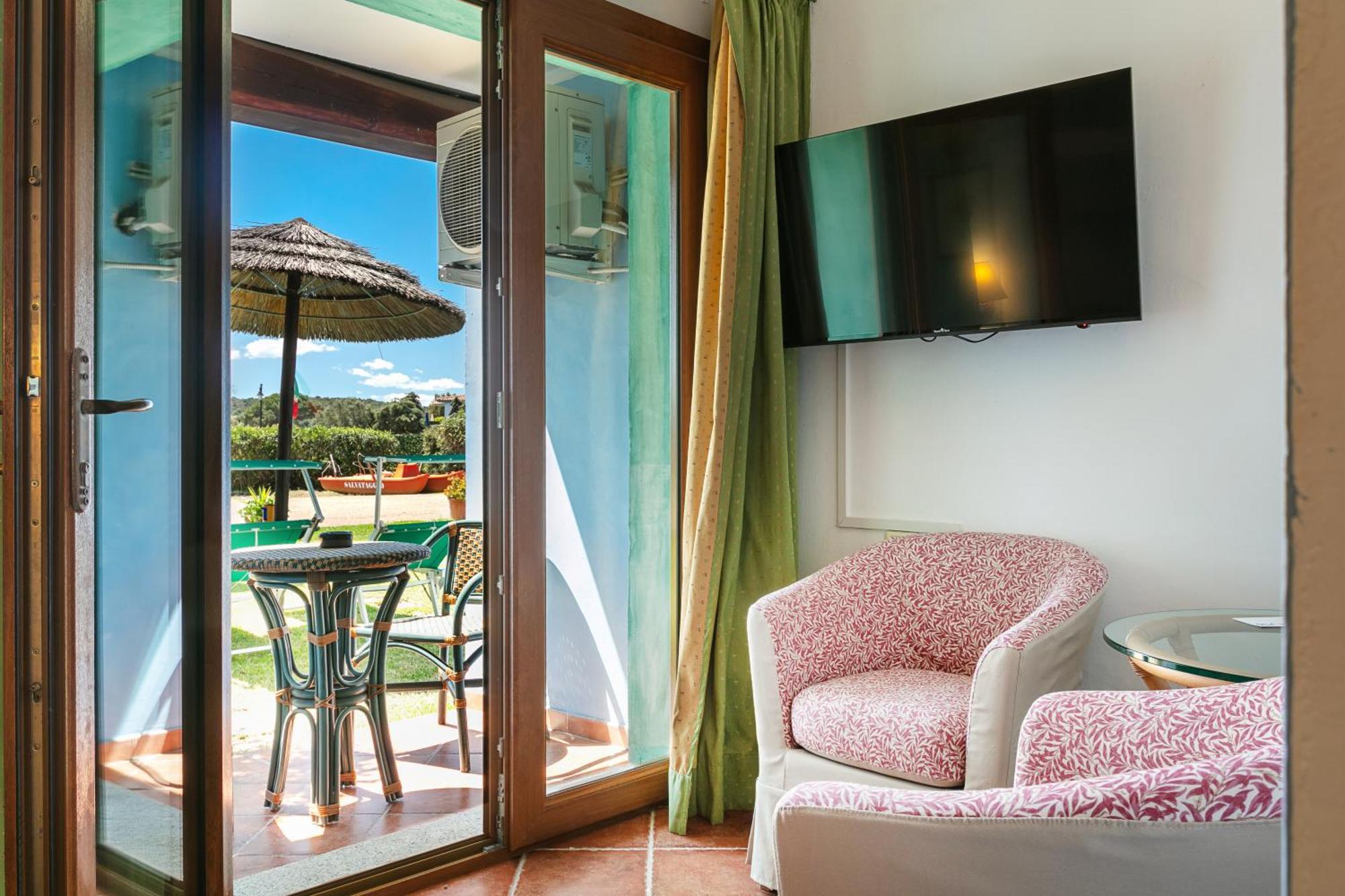 Hotel Stefania Boutique Hotel By The Beach Olbia Phòng bức ảnh