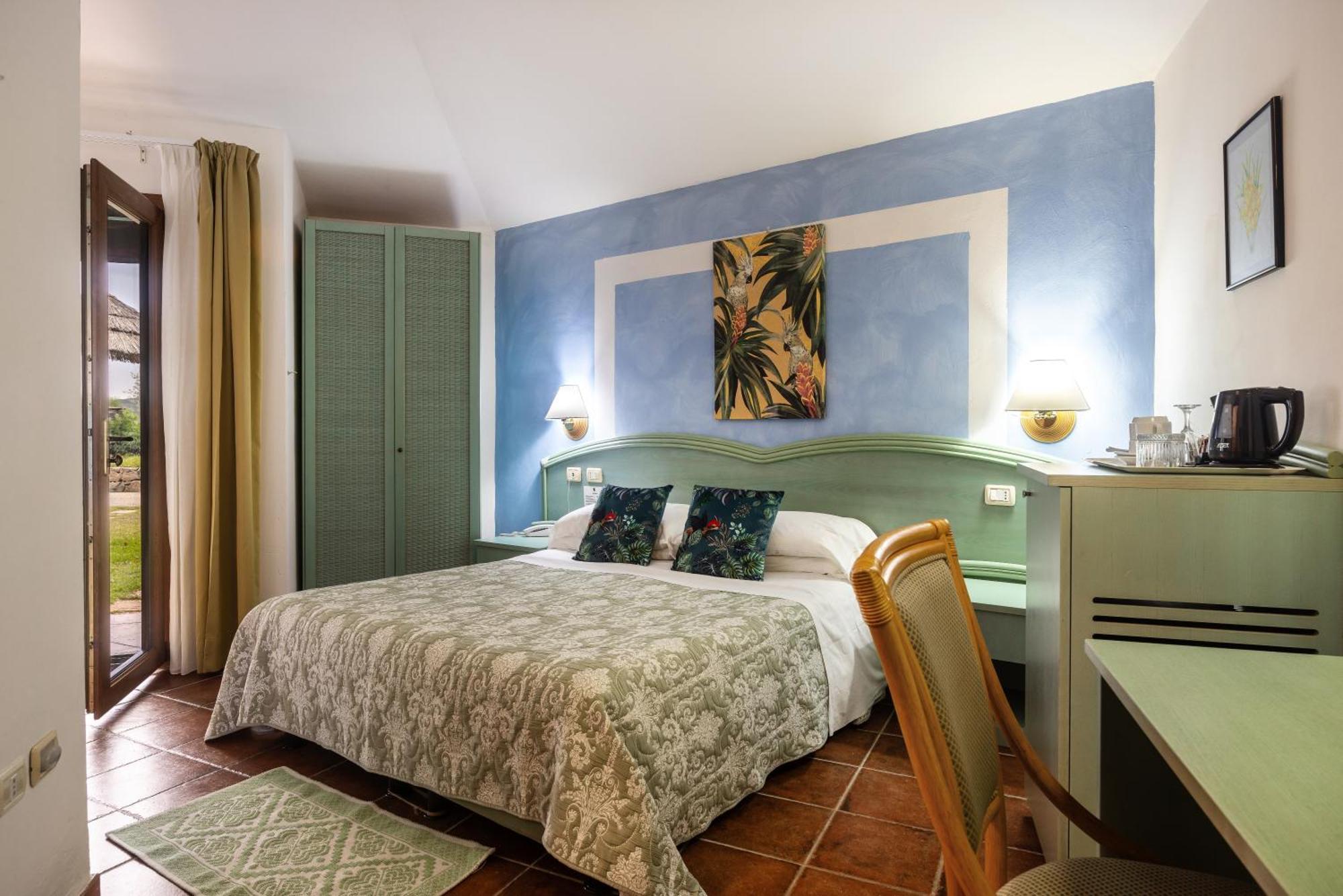 Hotel Stefania Boutique Hotel By The Beach Olbia Ngoại thất bức ảnh